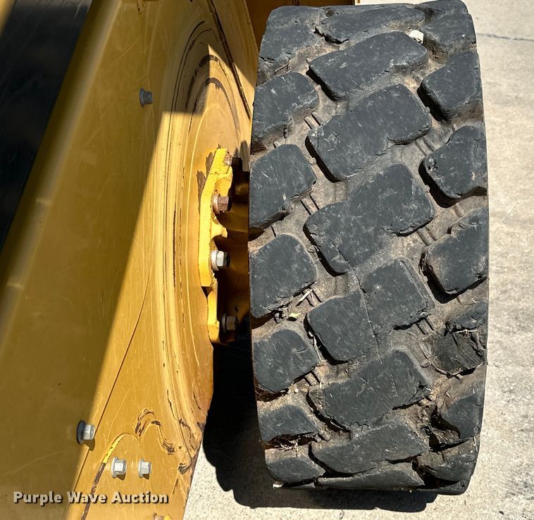 image for item EJ8858 2016 Caterpillar  262D skid steer loader