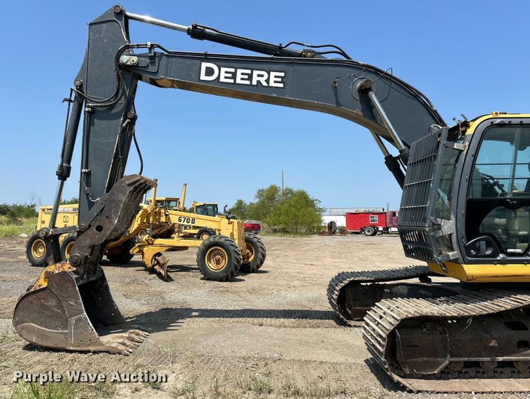 image for item EJ8887 2015 John Deere  210G LC excavator