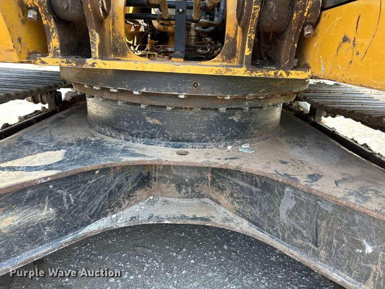 image for item EJ8887 2015 John Deere  210G LC excavator