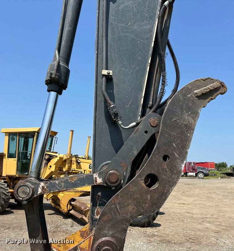 image for item EJ8887 2015 John Deere  210G LC excavator