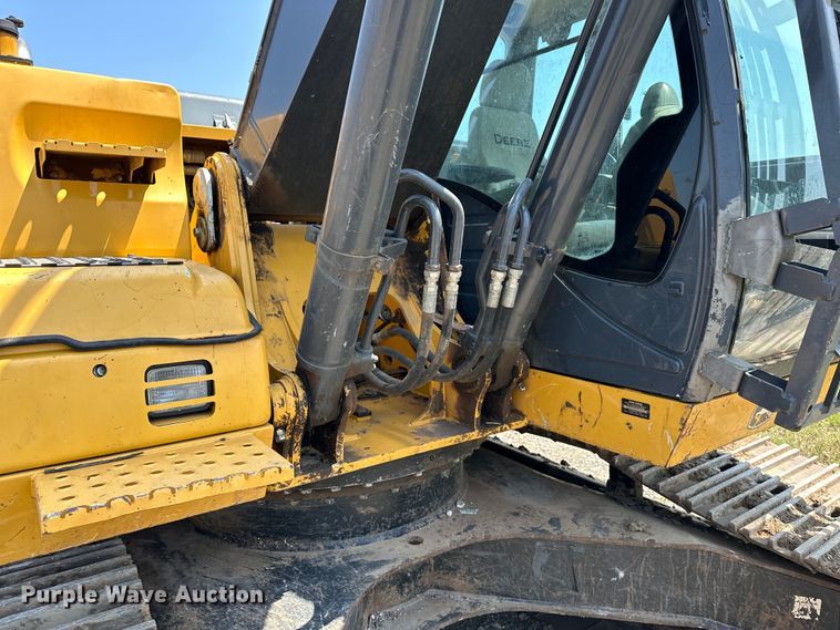 image for item EJ8887 2015 John Deere  210G LC excavator