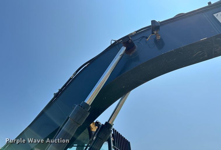 image for item EJ8887 2015 John Deere  210G LC excavator