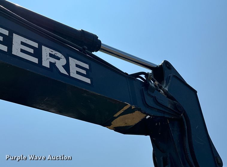 image for item EJ8887 2015 John Deere  210G LC excavator