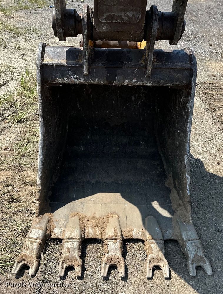 image for item EJ8887 2015 John Deere  210G LC excavator