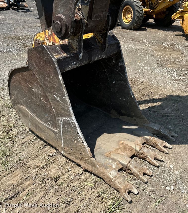 image for item EJ8887 2015 John Deere  210G LC excavator