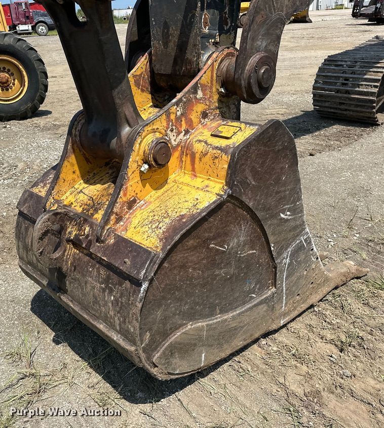 image for item EJ8887 2015 John Deere  210G LC excavator