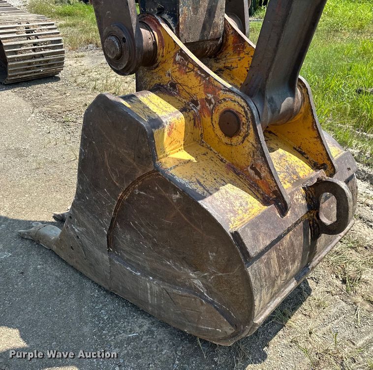image for item EJ8887 2015 John Deere  210G LC excavator