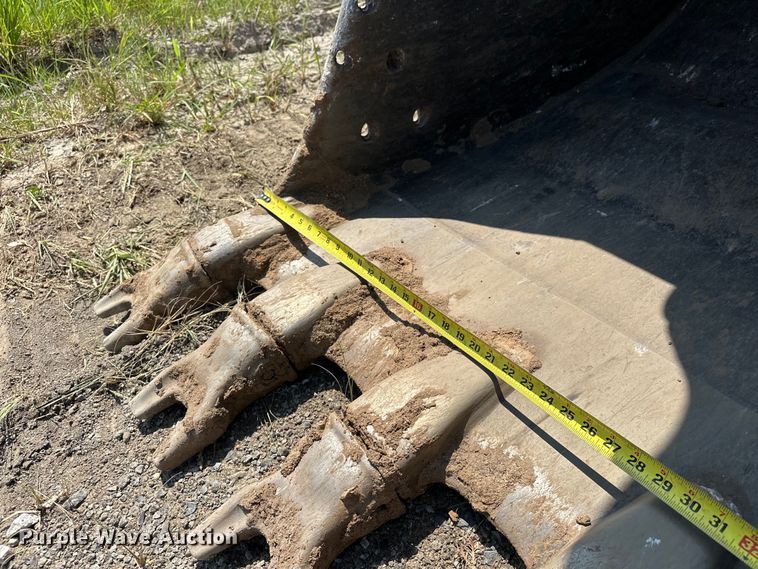 image for item EJ8887 2015 John Deere  210G LC excavator