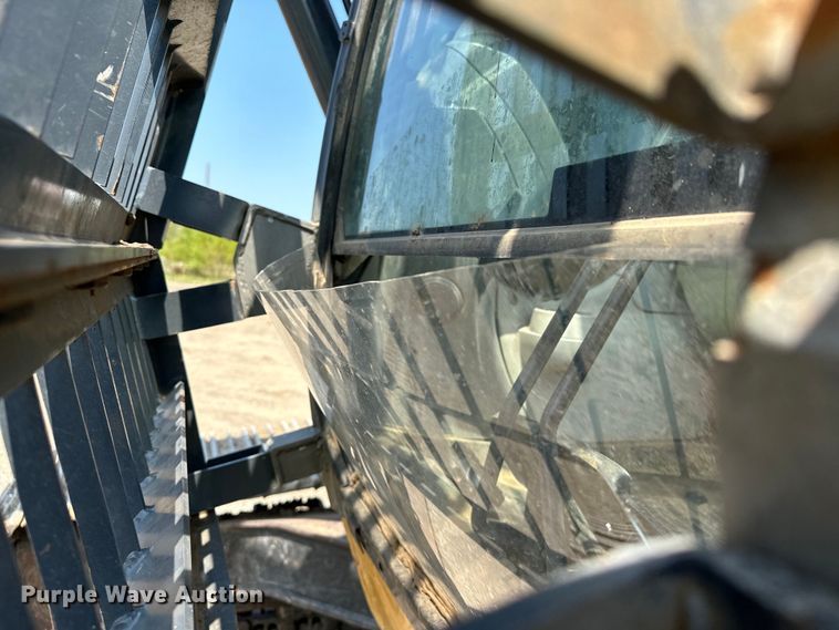 image for item EJ8887 2015 John Deere  210G LC excavator