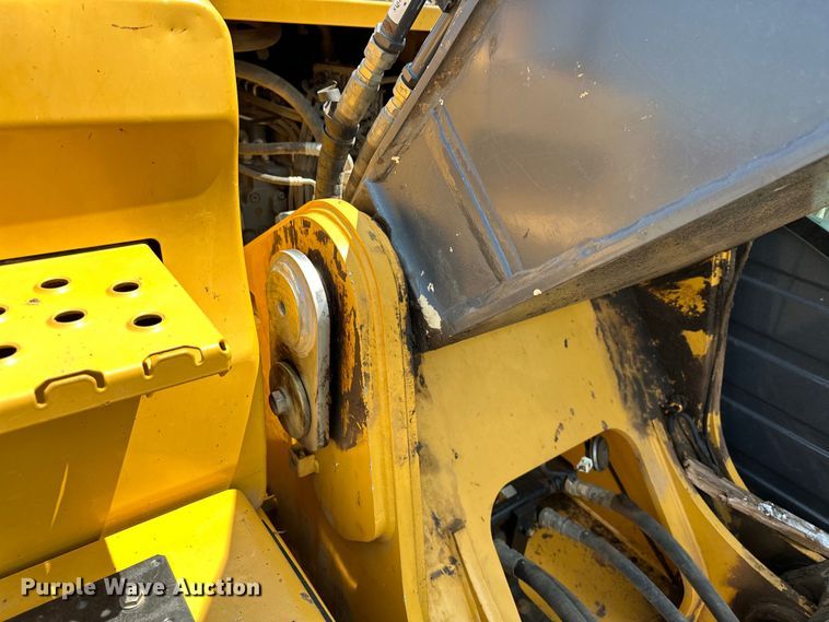 image for item EJ8887 2015 John Deere  210G LC excavator