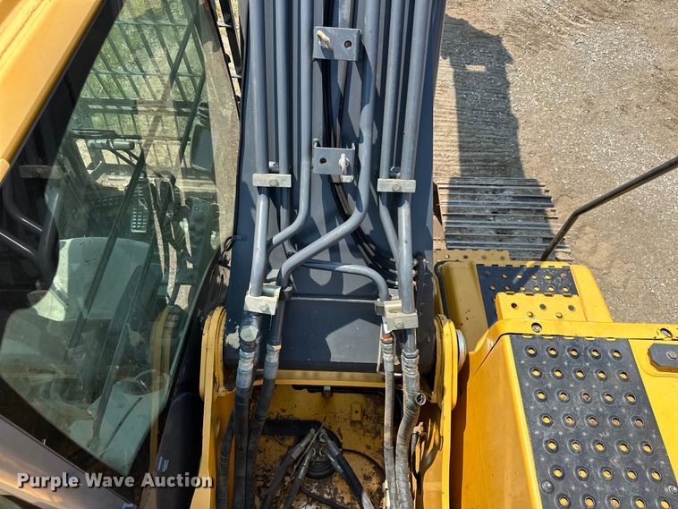 image for item EJ8887 2015 John Deere  210G LC excavator