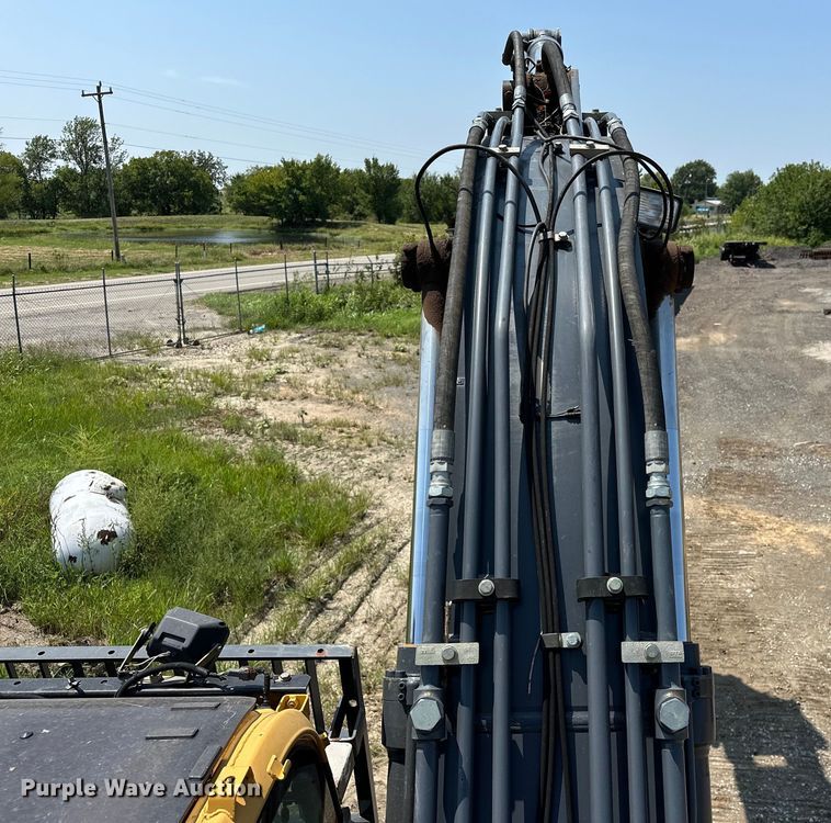 image for item EJ8887 2015 John Deere  210G LC excavator