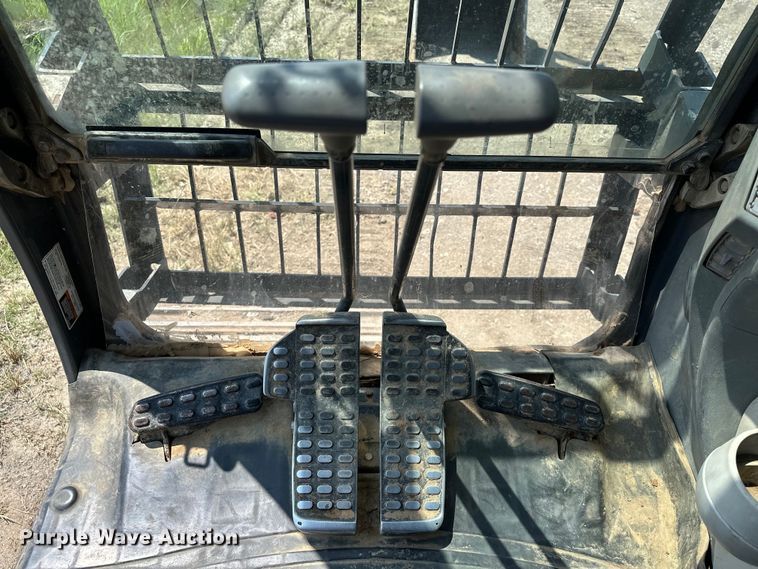 image for item EJ8887 2015 John Deere  210G LC excavator