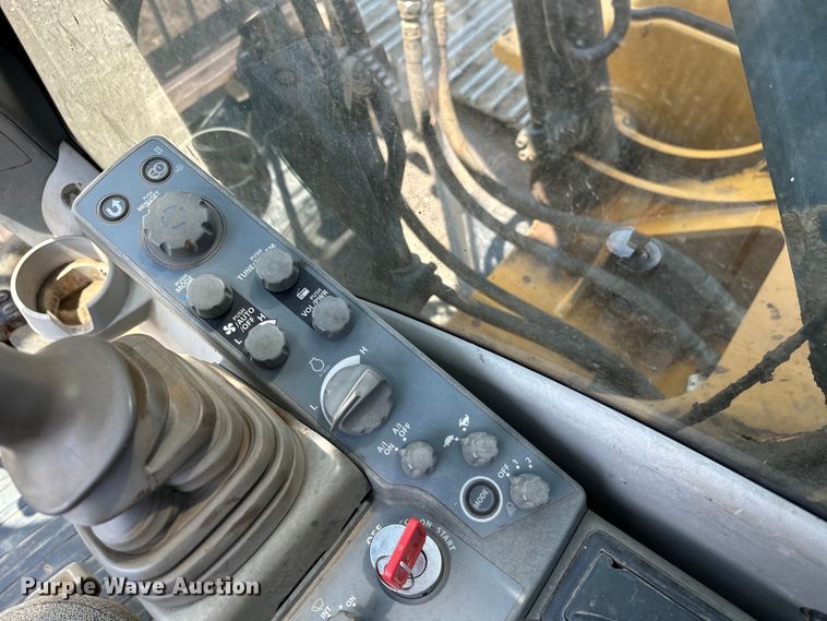 image for item EJ8887 2015 John Deere  210G LC excavator