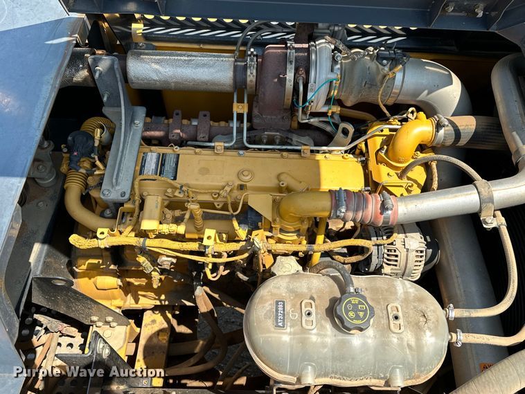 image for item EJ8887 2015 John Deere  210G LC excavator