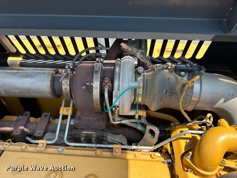 image for item EJ8887 2015 John Deere  210G LC excavator