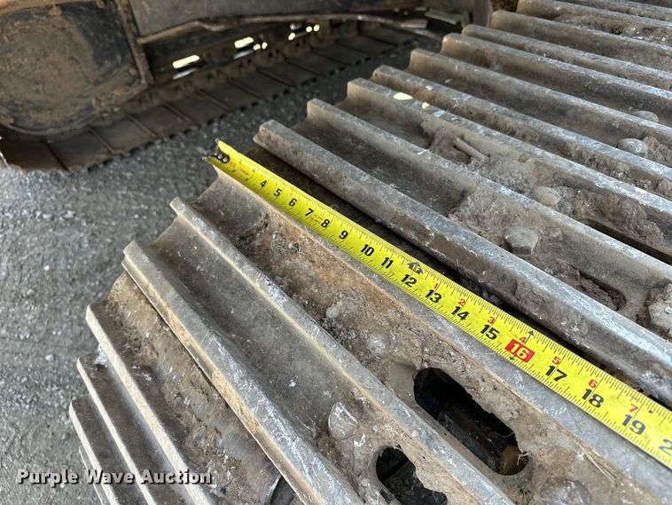 image for item EJ8887 2015 John Deere  210G LC excavator