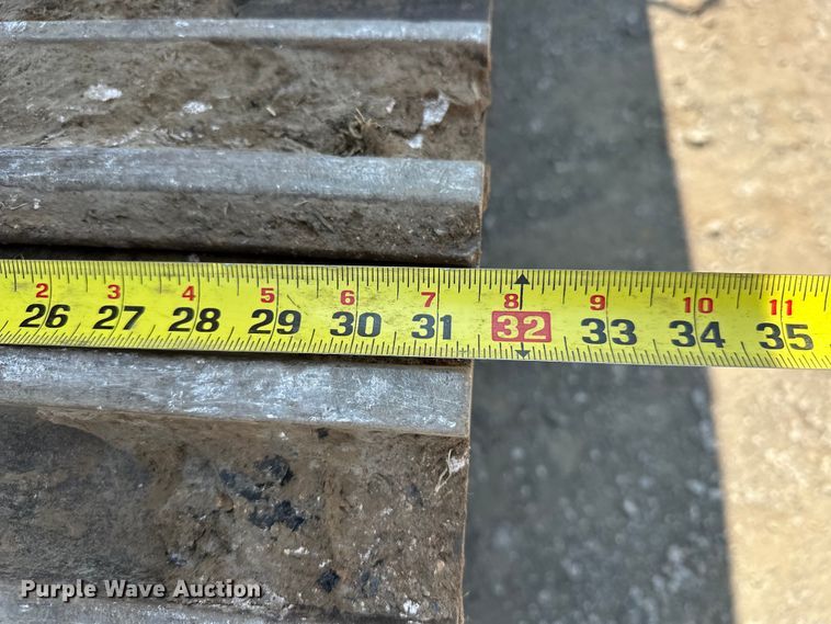 image for item EJ8887 2015 John Deere  210G LC excavator