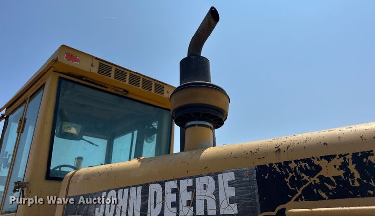 image for item EJ8888 1993 John Deere  670B motor grader