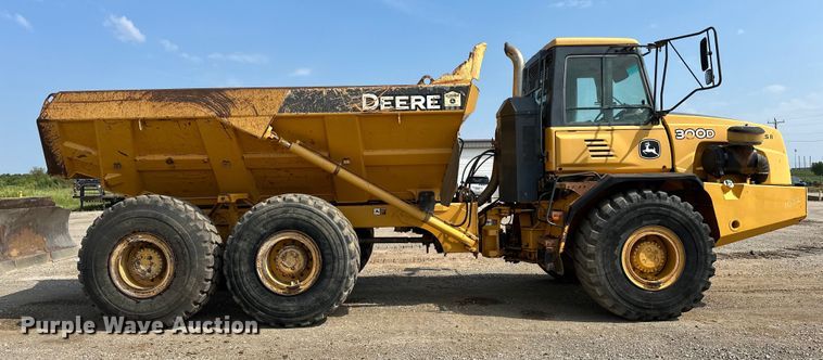 image for item EJ8889 2012 John Deere 300D Series II haul truck