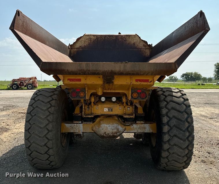 image for item EJ8889 2012 John Deere 300D Series II haul truck