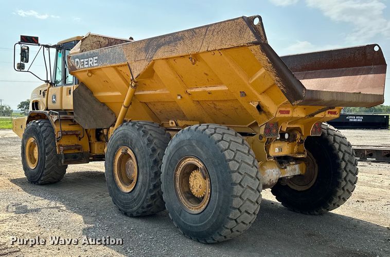 image for item EJ8889 2012 John Deere 300D Series II haul truck