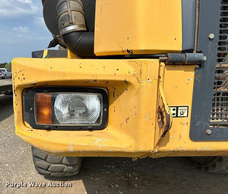 image for item EJ8889 2012 John Deere 300D Series II haul truck