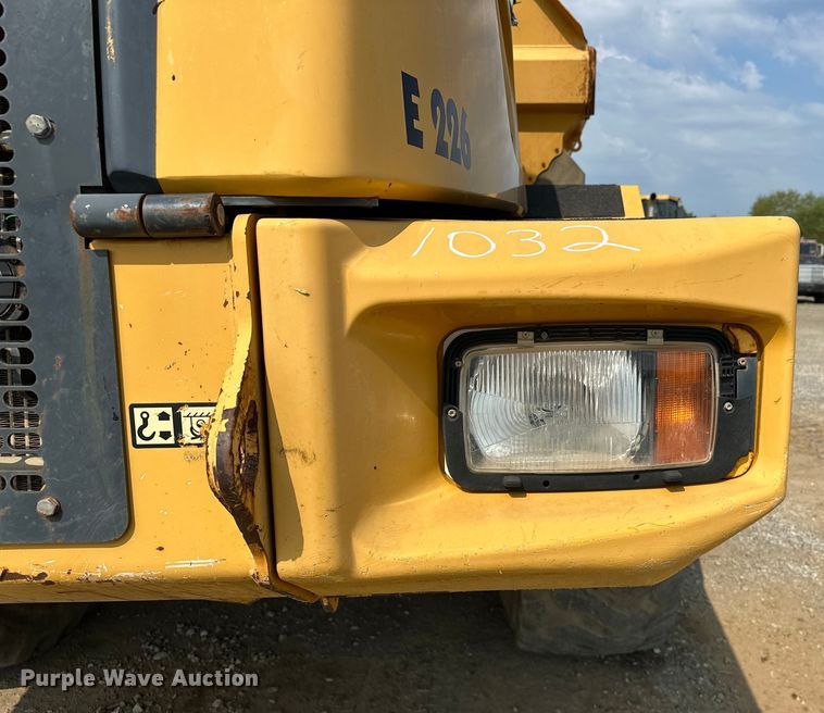 image for item EJ8889 2012 John Deere 300D Series II haul truck