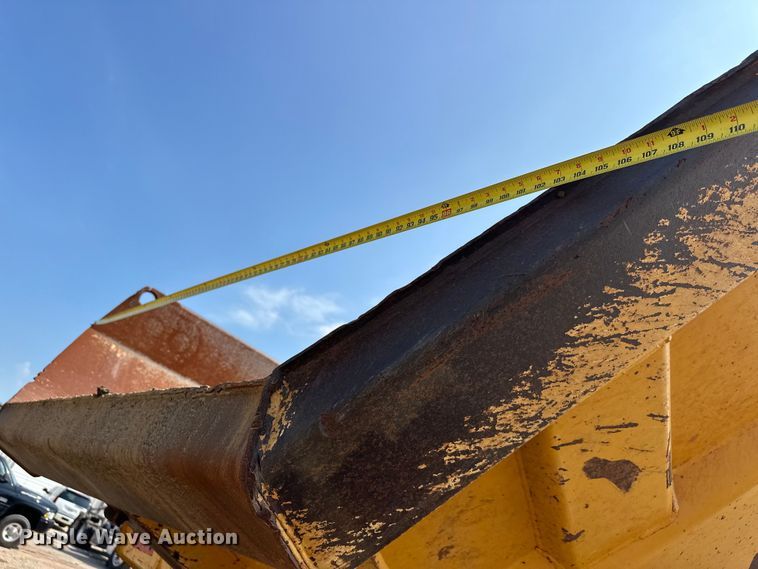 image for item EJ8889 2012 John Deere 300D Series II haul truck