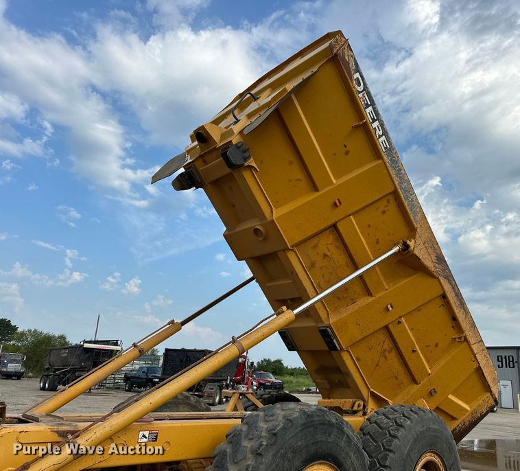 image for item EJ8889 2012 John Deere 300D Series II haul truck