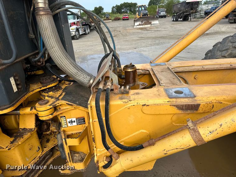 image for item EJ8889 2012 John Deere 300D Series II haul truck