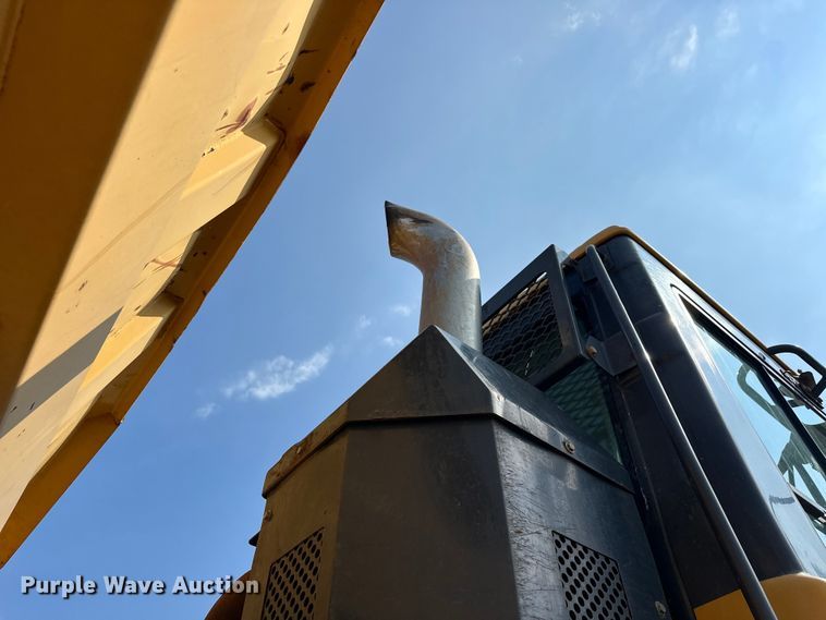 image for item EJ8889 2012 John Deere 300D Series II haul truck