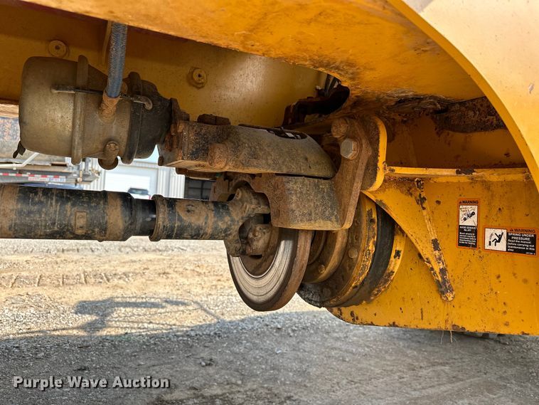 image for item EJ8889 2012 John Deere 300D Series II haul truck