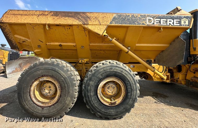 image for item EJ8889 2012 John Deere 300D Series II haul truck