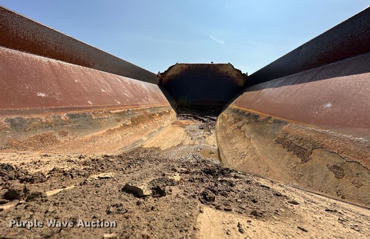 image for item EJ8889 2012 John Deere 300D Series II haul truck