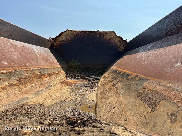 image for item EJ8889 2012 John Deere 300D Series II haul truck