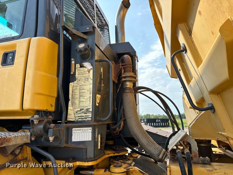 image for item EJ8889 2012 John Deere 300D Series II haul truck