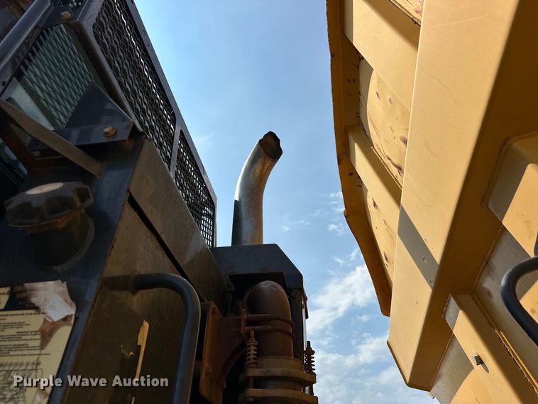 image for item EJ8889 2012 John Deere 300D Series II haul truck