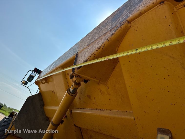 image for item EJ8889 2012 John Deere 300D Series II haul truck