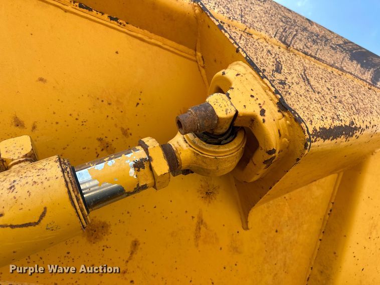 image for item EJ8889 2012 John Deere 300D Series II haul truck