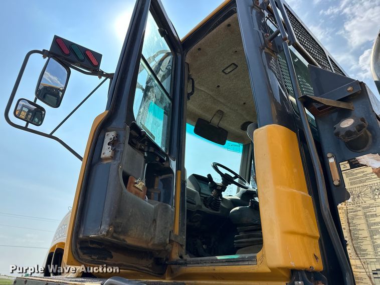 image for item EJ8889 2012 John Deere 300D Series II haul truck