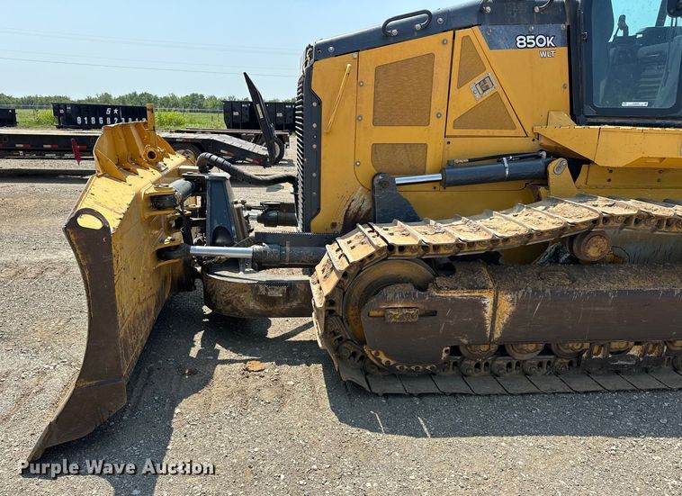 image for item EJ8890 2018 John Deere 850K WLT dozer
