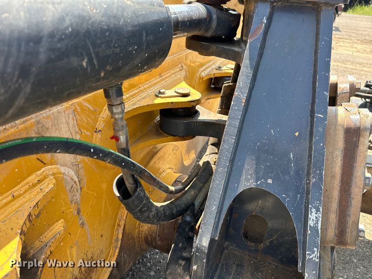 image for item EJ8890 2018 John Deere 850K WLT dozer