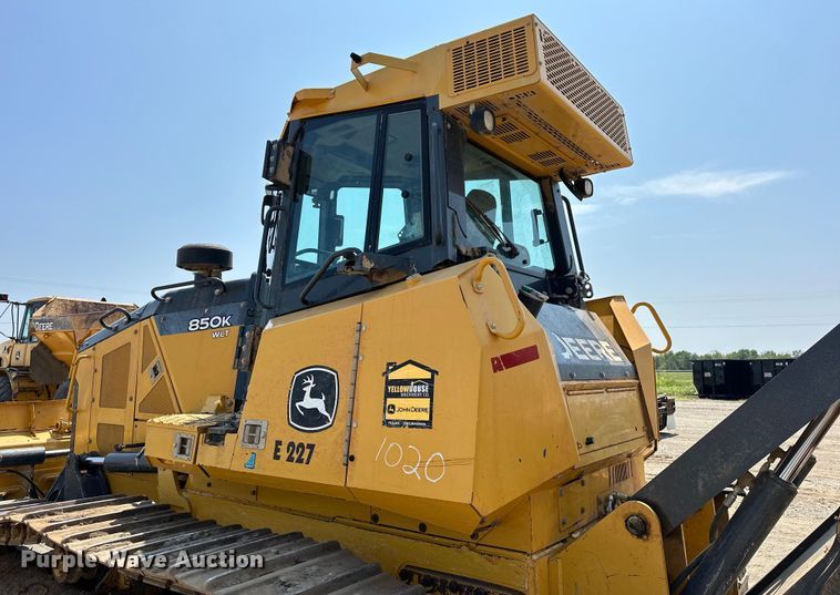 image for item EJ8890 2018 John Deere 850K WLT dozer