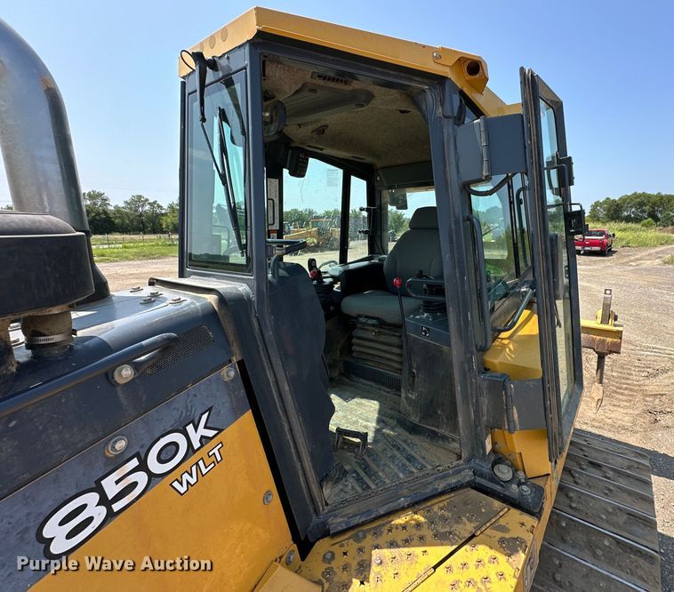 image for item EJ8890 2018 John Deere 850K WLT dozer