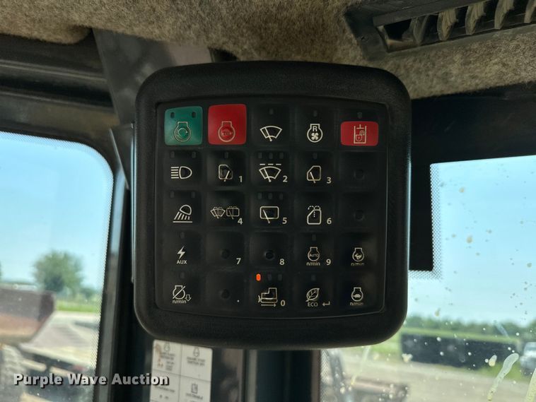 image for item EJ8890 2018 John Deere 850K WLT dozer