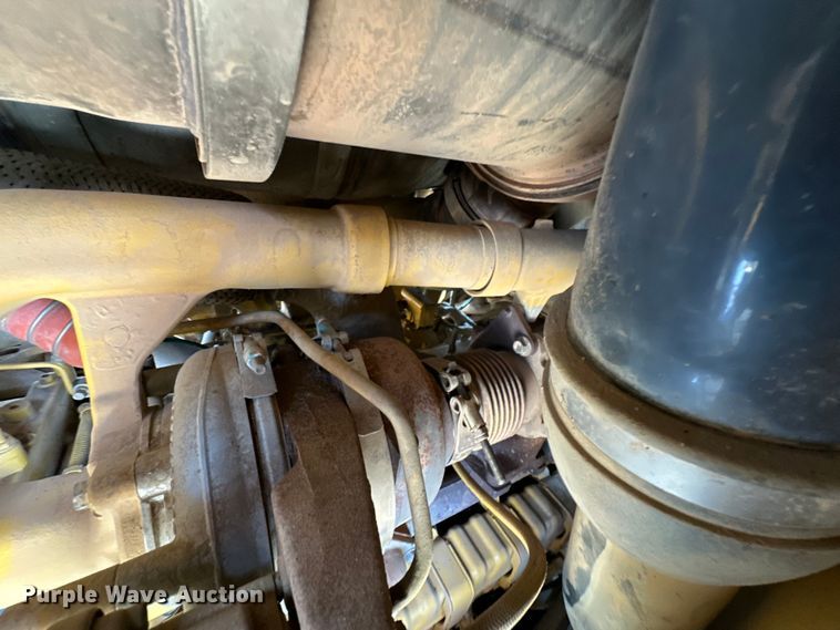 image for item EJ8890 2018 John Deere 850K WLT dozer