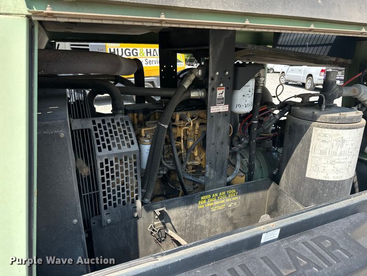 image for item EJ8893 Sullair  425 air compressor