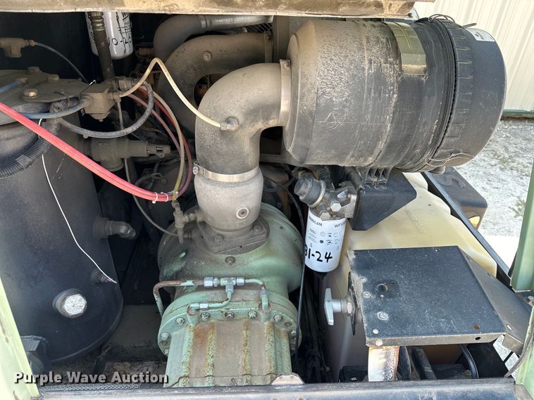 image for item EJ8893 Sullair  425 air compressor