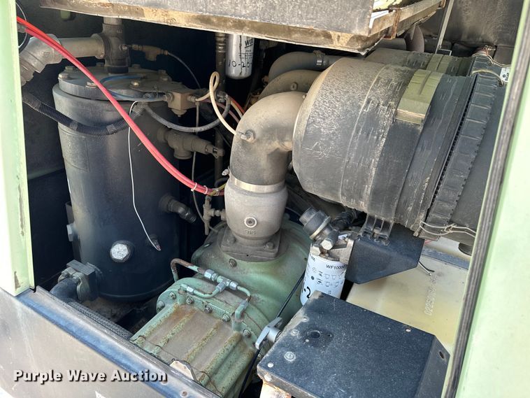 image for item EJ8893 Sullair  425 air compressor